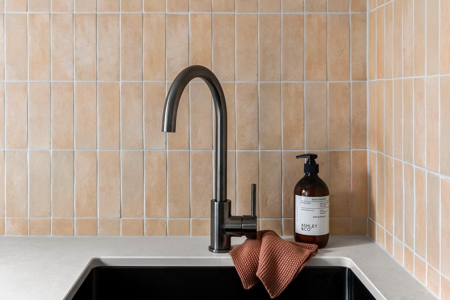 Lavello Kitchen Sink - Single Bowl 760 x 440 - PVD Gunmetal Black