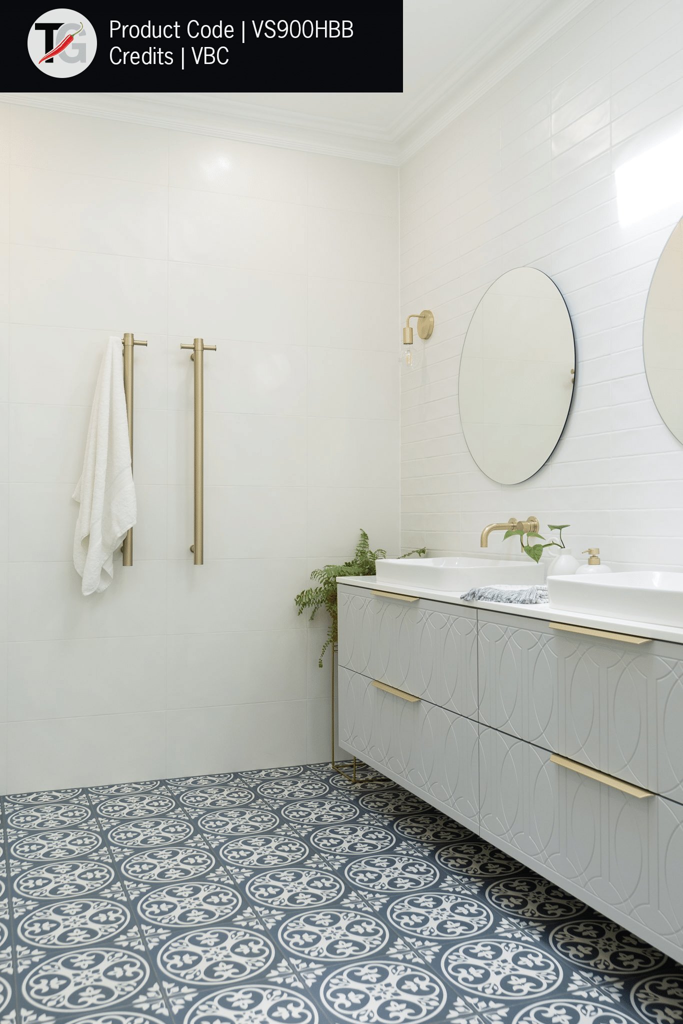 Thermorail Straight/Round 12Volt Vertical Bar 900x142x100mm 22Watts With Optional Hook - Brushed Brass