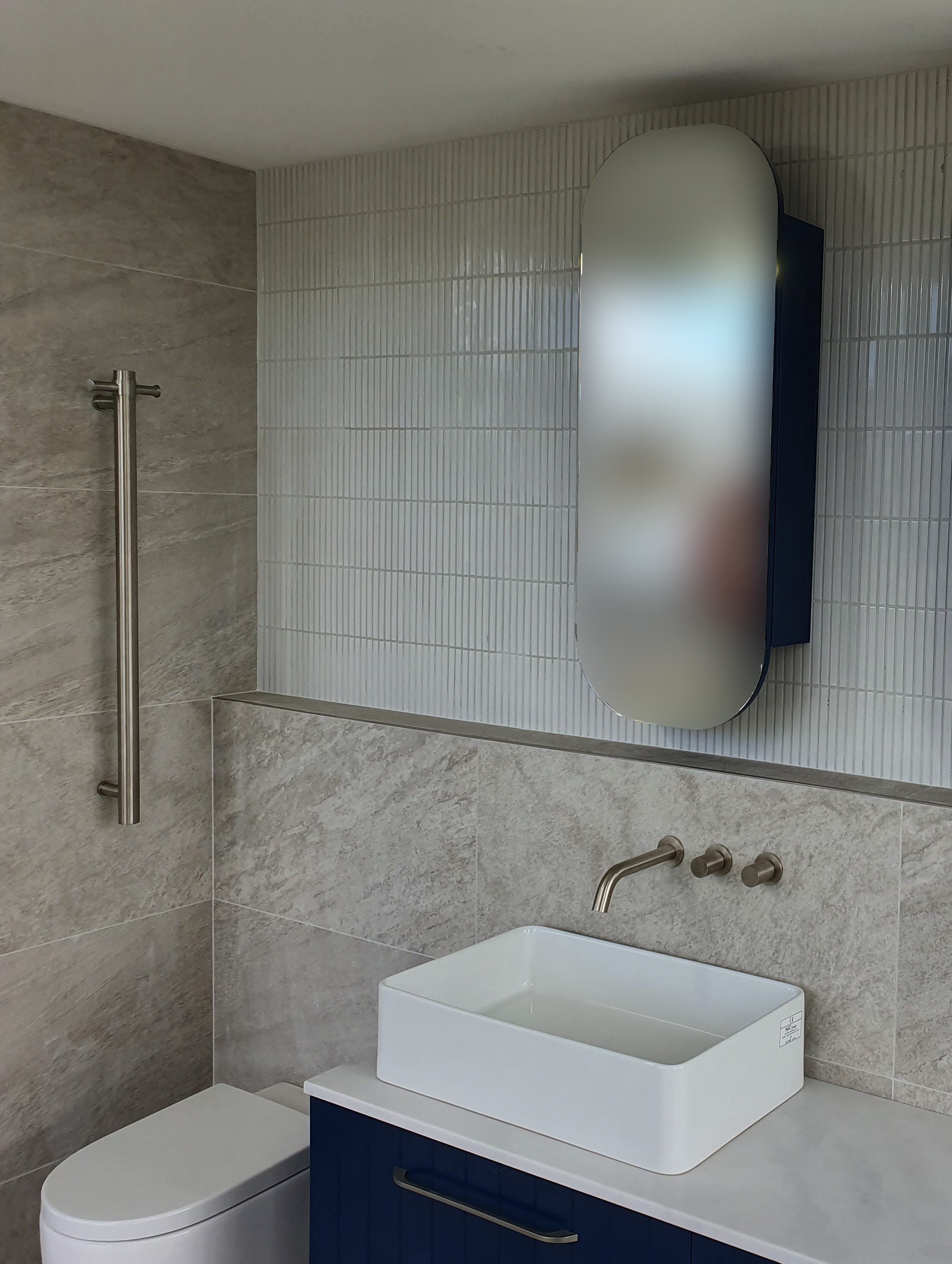 Thermorail Straight/Round 12Volt Vertical Bar 900x142x100mm 22Watts With Optional Hook - Brushed Nickel