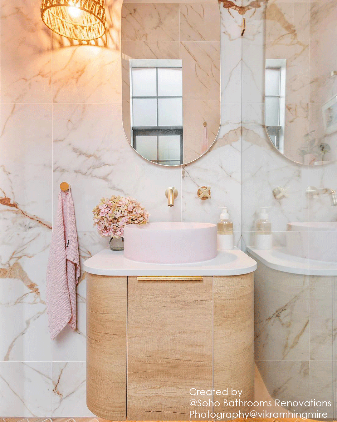 Bondi 600mm Natural Oak Wall Hung Curve Cabinet Only