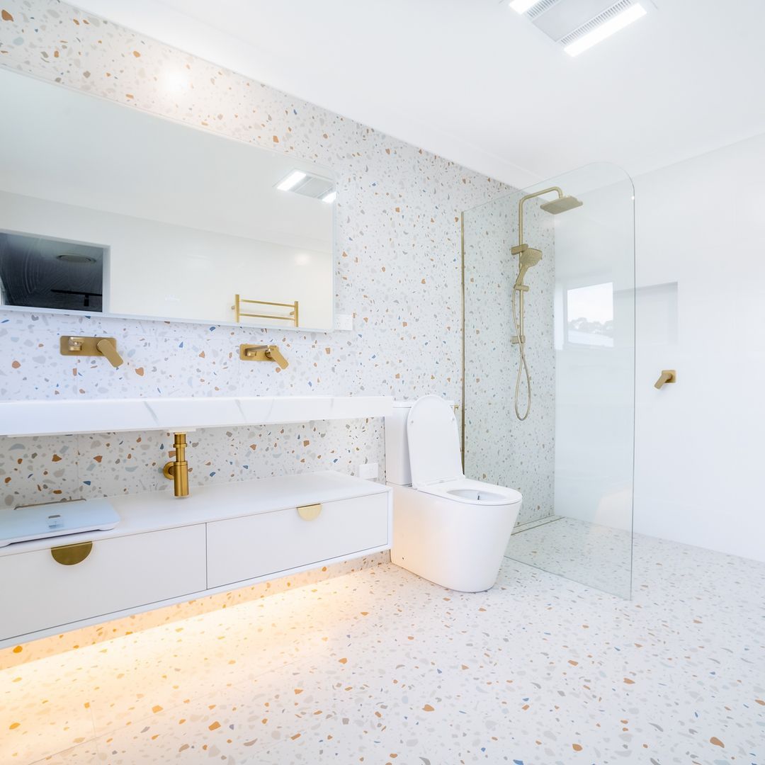 Moonlight Wall Hung Cabinet 1200 White (Gold Handle)