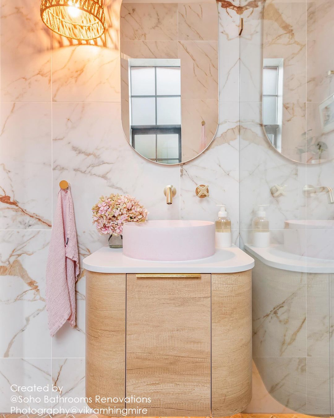 Bondi 600mm Natural Oak Wall Hung Curve Cabinet Only