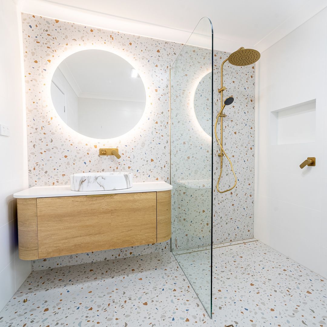 Bondi 1200mm Natural Oak Wall Hung Curve Cabinet Only