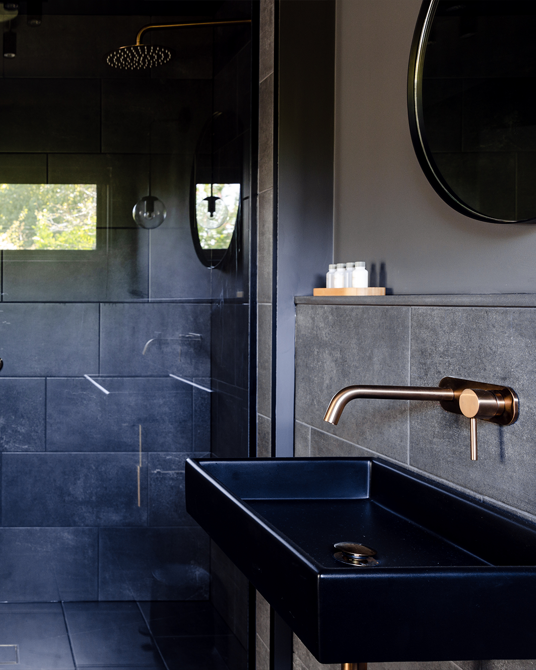 Box Basin - Charcoal