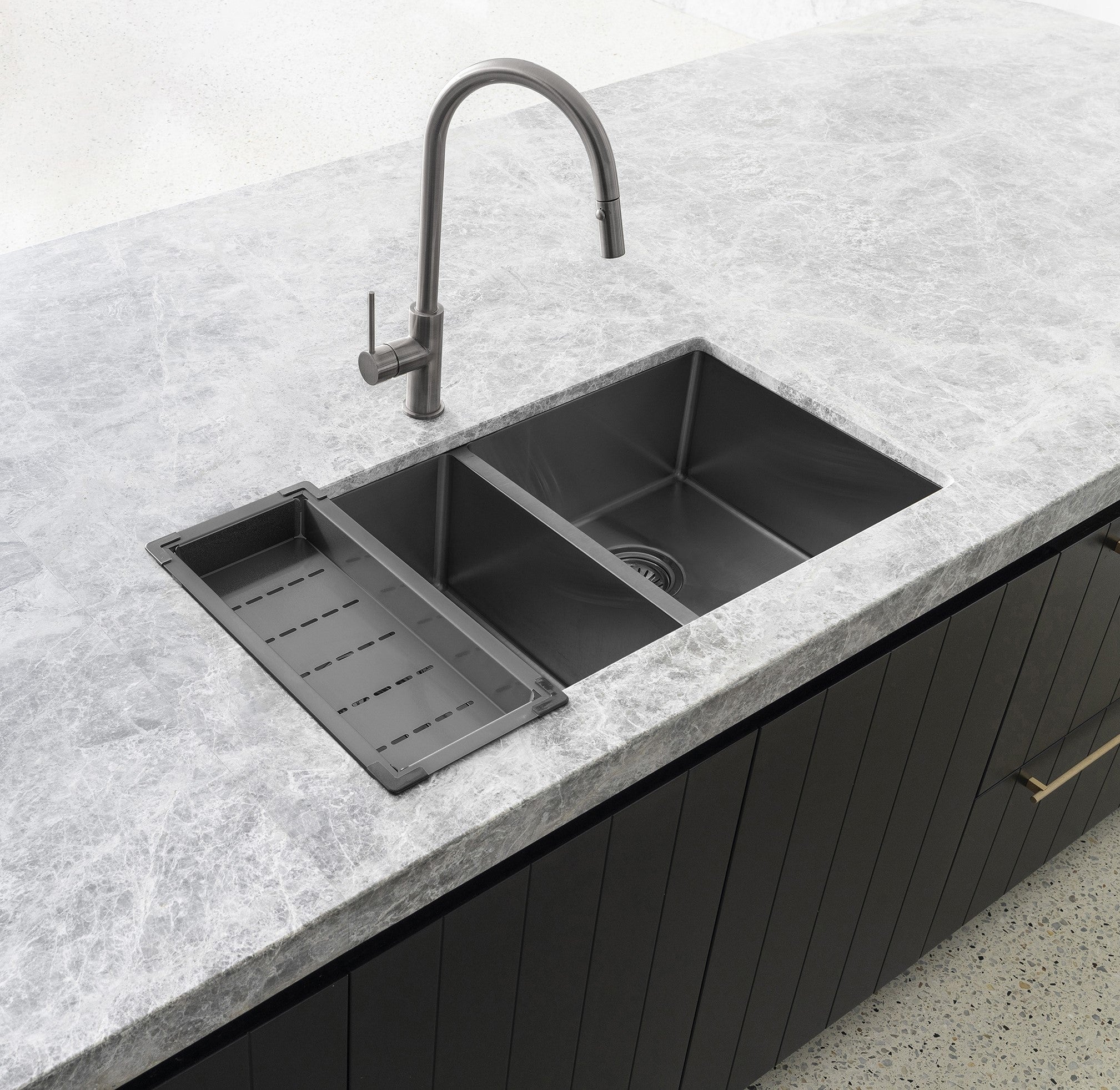 Lavello Kitchen Sink Colander - Gunmetal Black