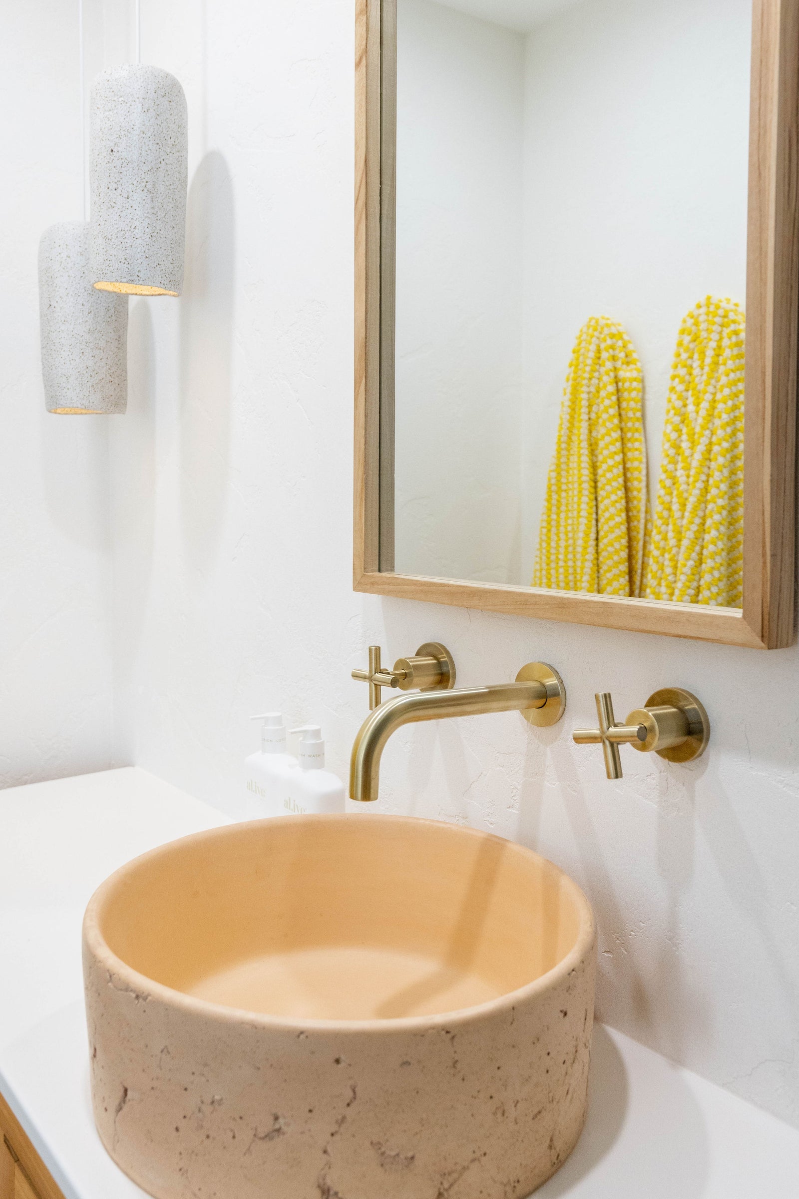 Universal Round Curved Spout - PVD Tiger Bronze