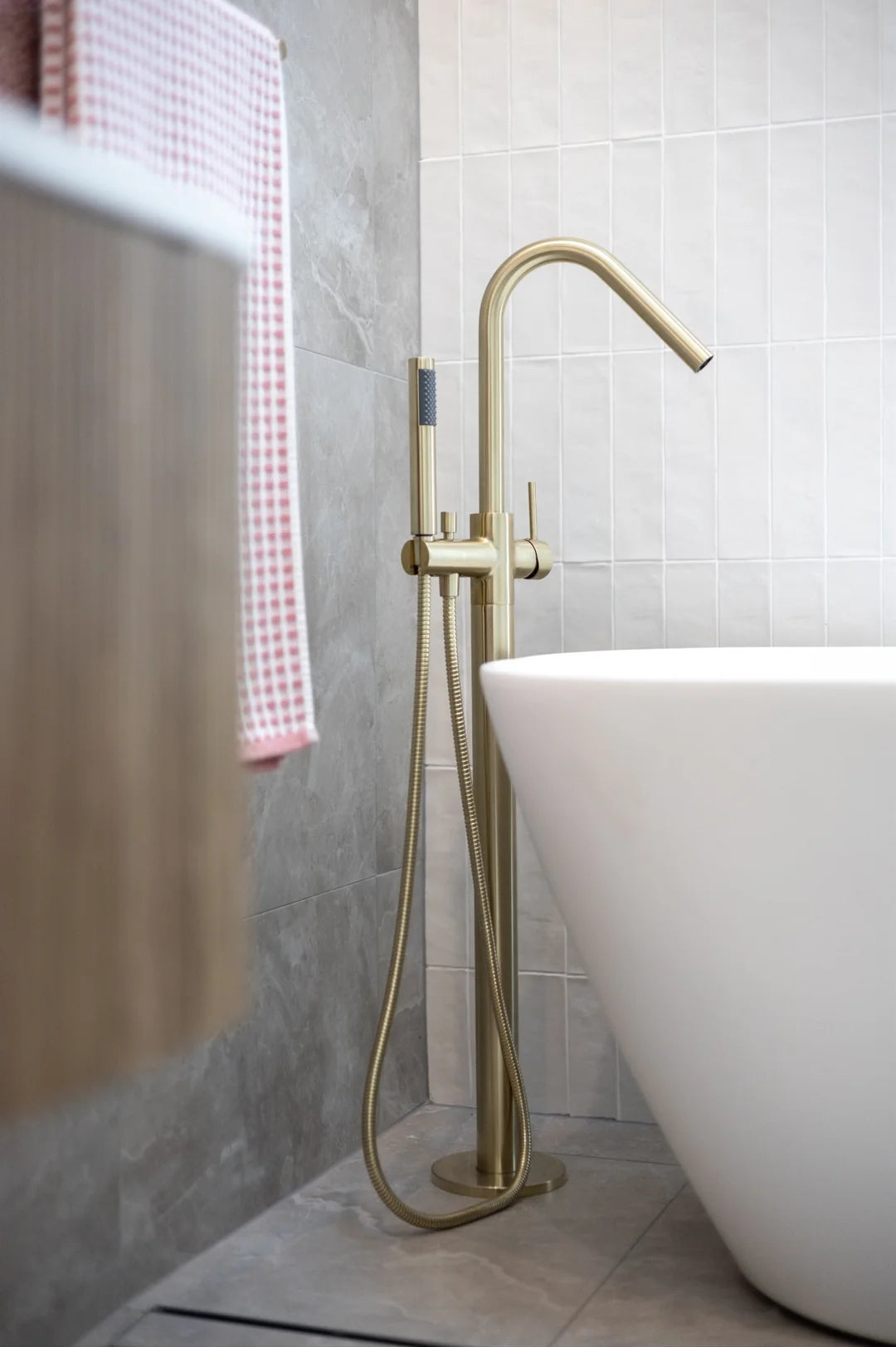 Meir Round Freestanding Bath Spout