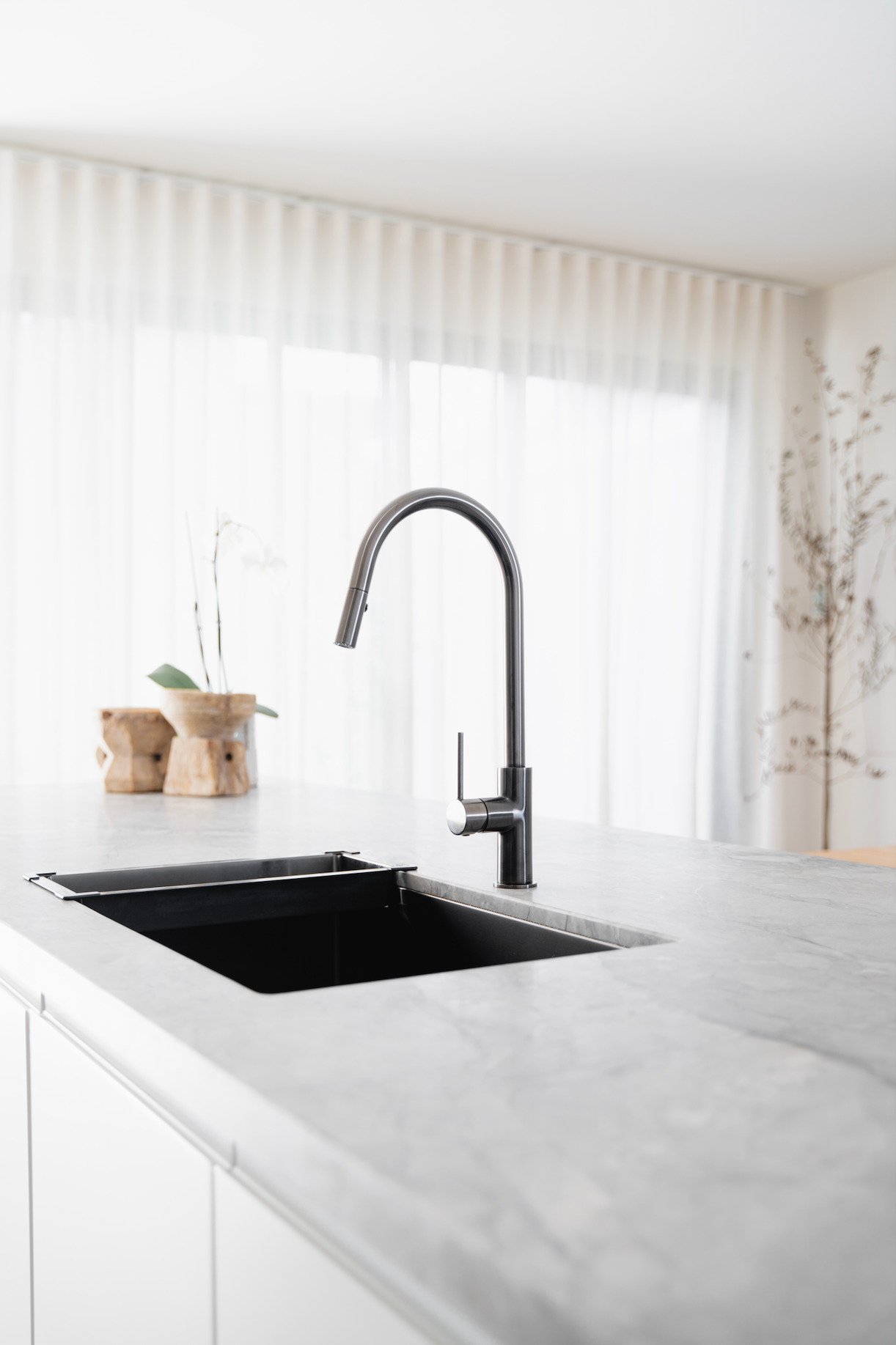 Kitchen Sink Colander - PVD Gunmetal Black