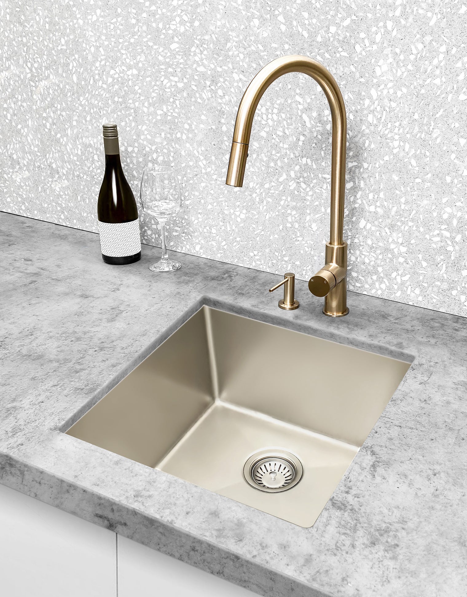 Round Pinless Piccola Pull Out Kitchen Mixer Tap - Champagne