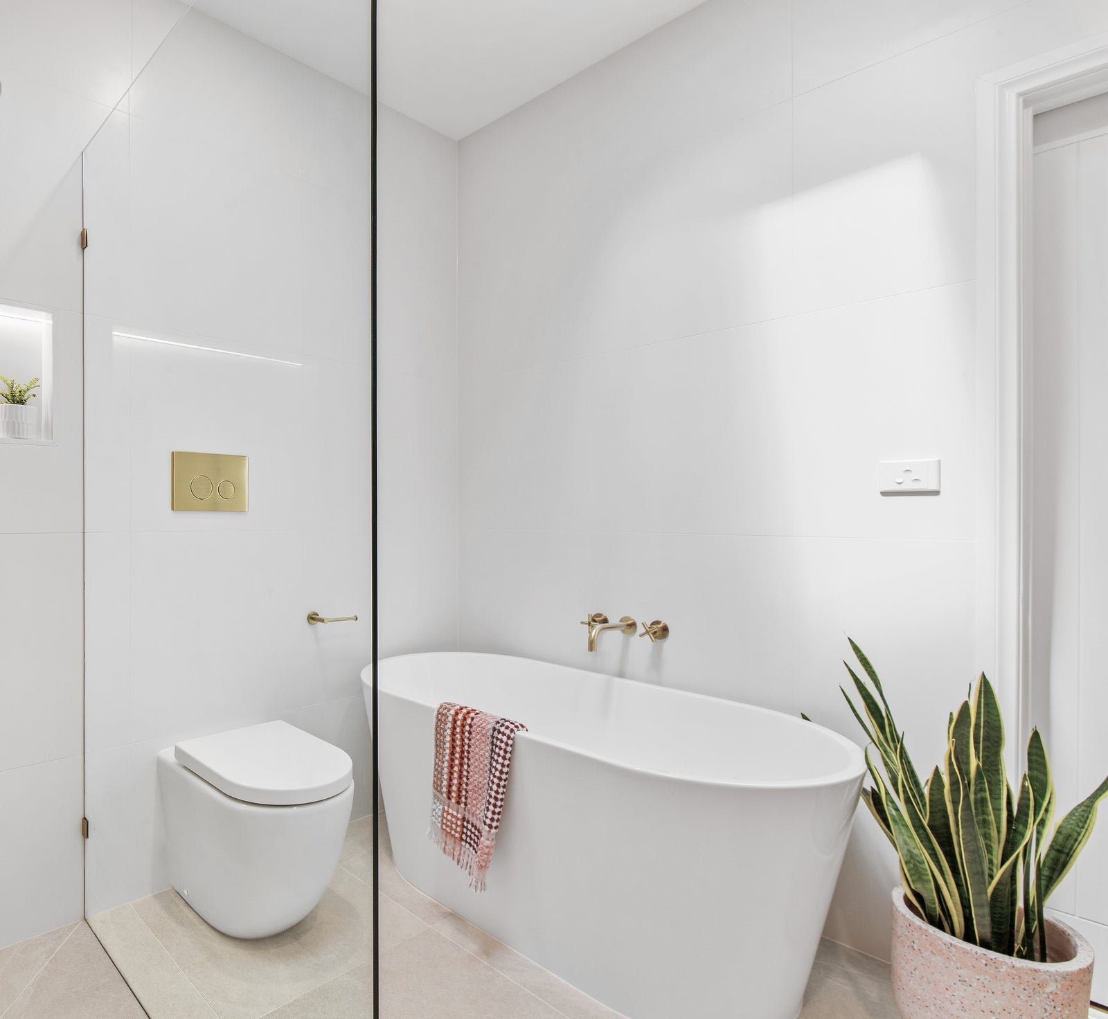 Round Toilet Roll Holder - PVD Tiger Bronze