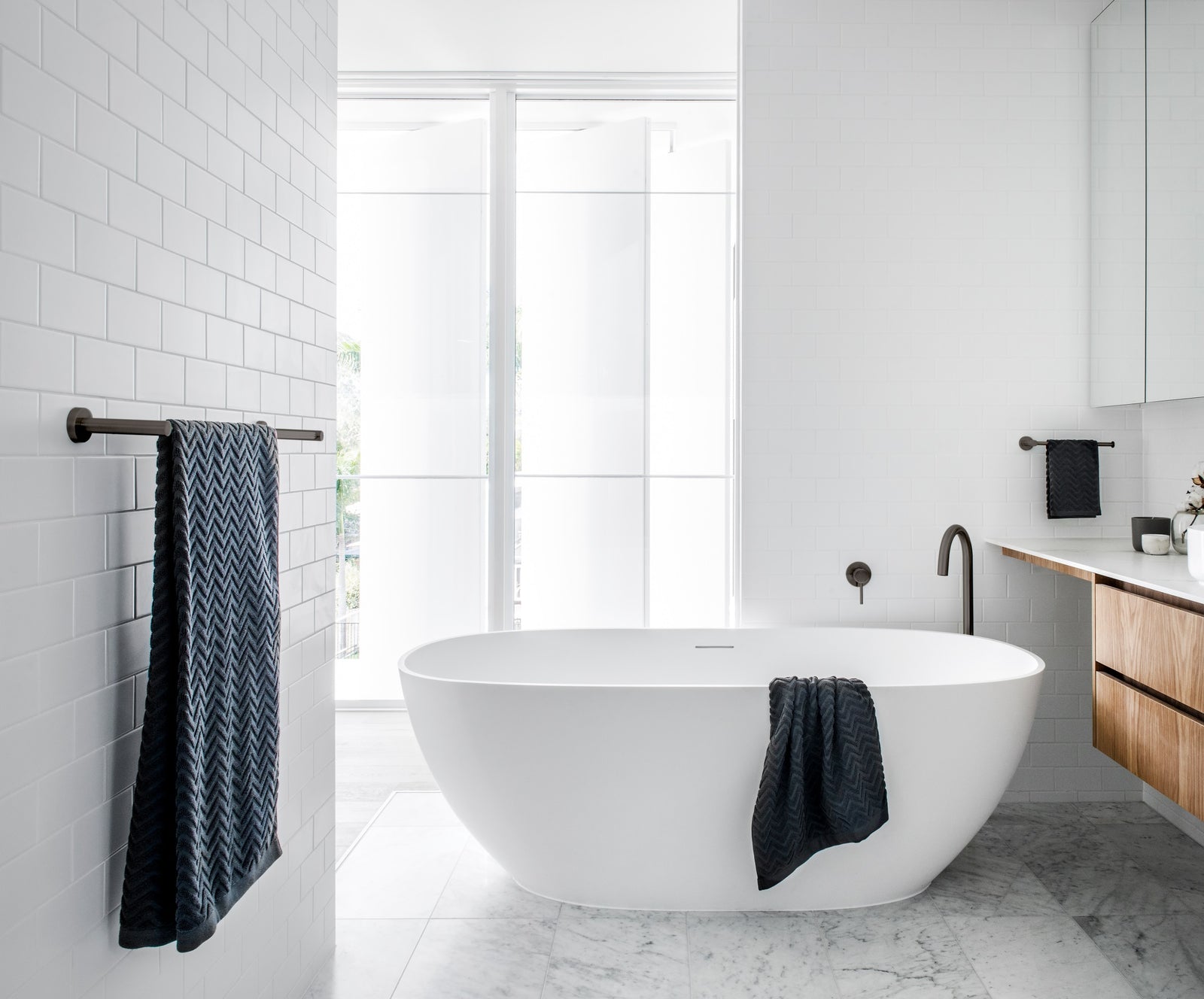 Round Guest Towel Rail - Shadow Gunmetal