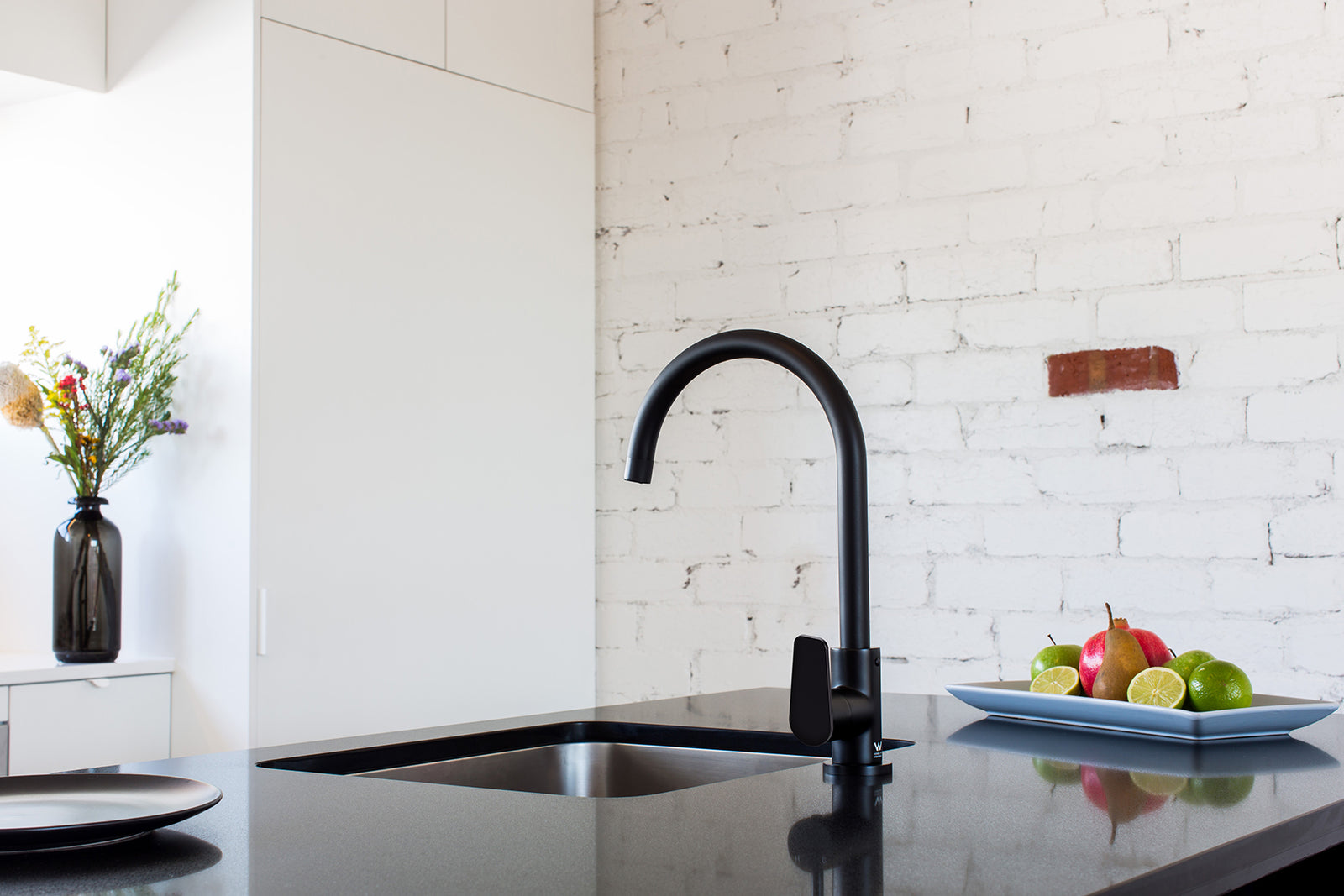 Round Gooseneck Kitchen Mixer Tap with Paddle Handle - Matte Black