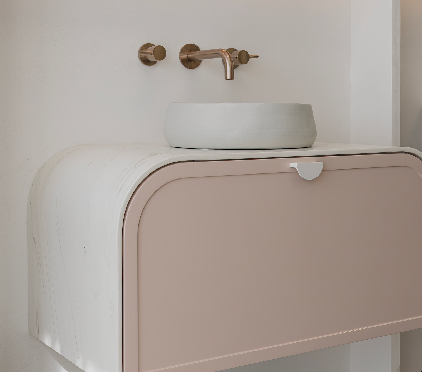 Round Quarter Turn Wall Top Assemblies - Champagne