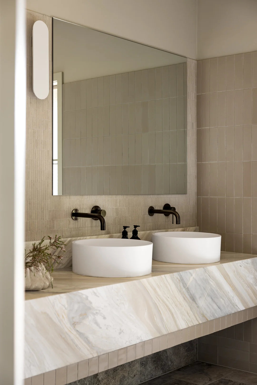 Meir Round Curved Spout