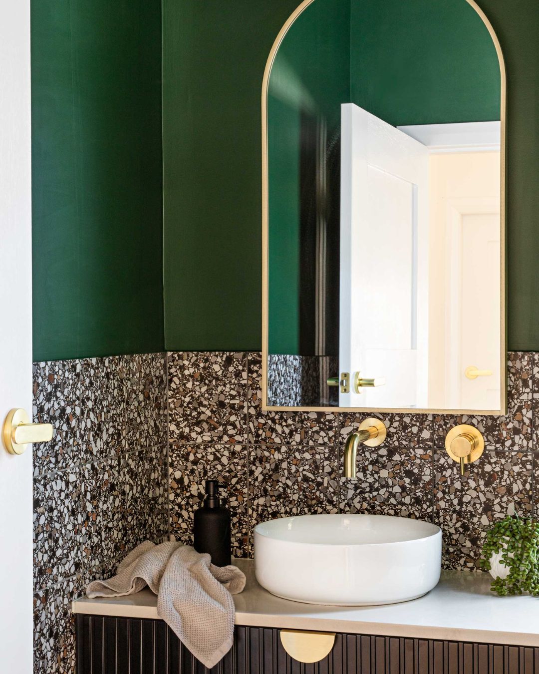 Universal Round Curved Spout 130mm - PVD Tiger Bronze