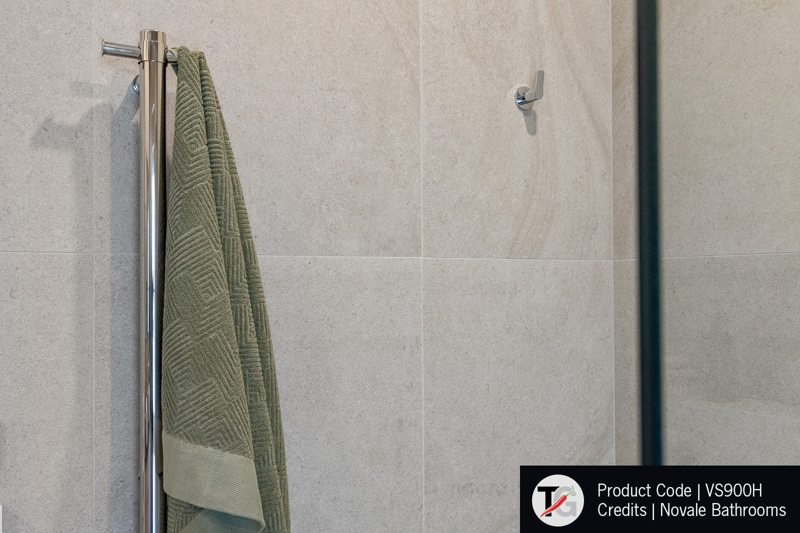 Thermorail Straight/Round 12Volt Vertical Bar 900x142x100mm 22Watts With Optional Hook