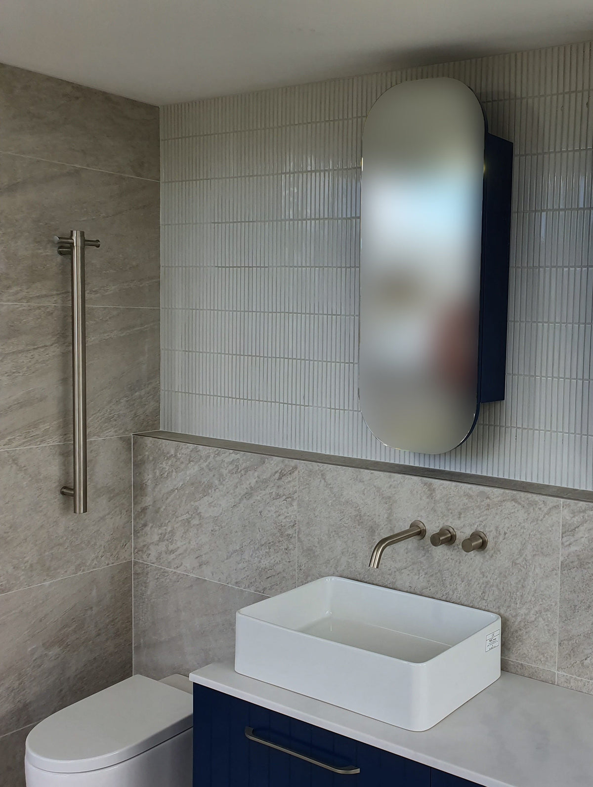 Thermorail Straight/Round 12Volt Vertical Bar 900x142x100mm 22Watts With Optional Hook - Brushed Nickel