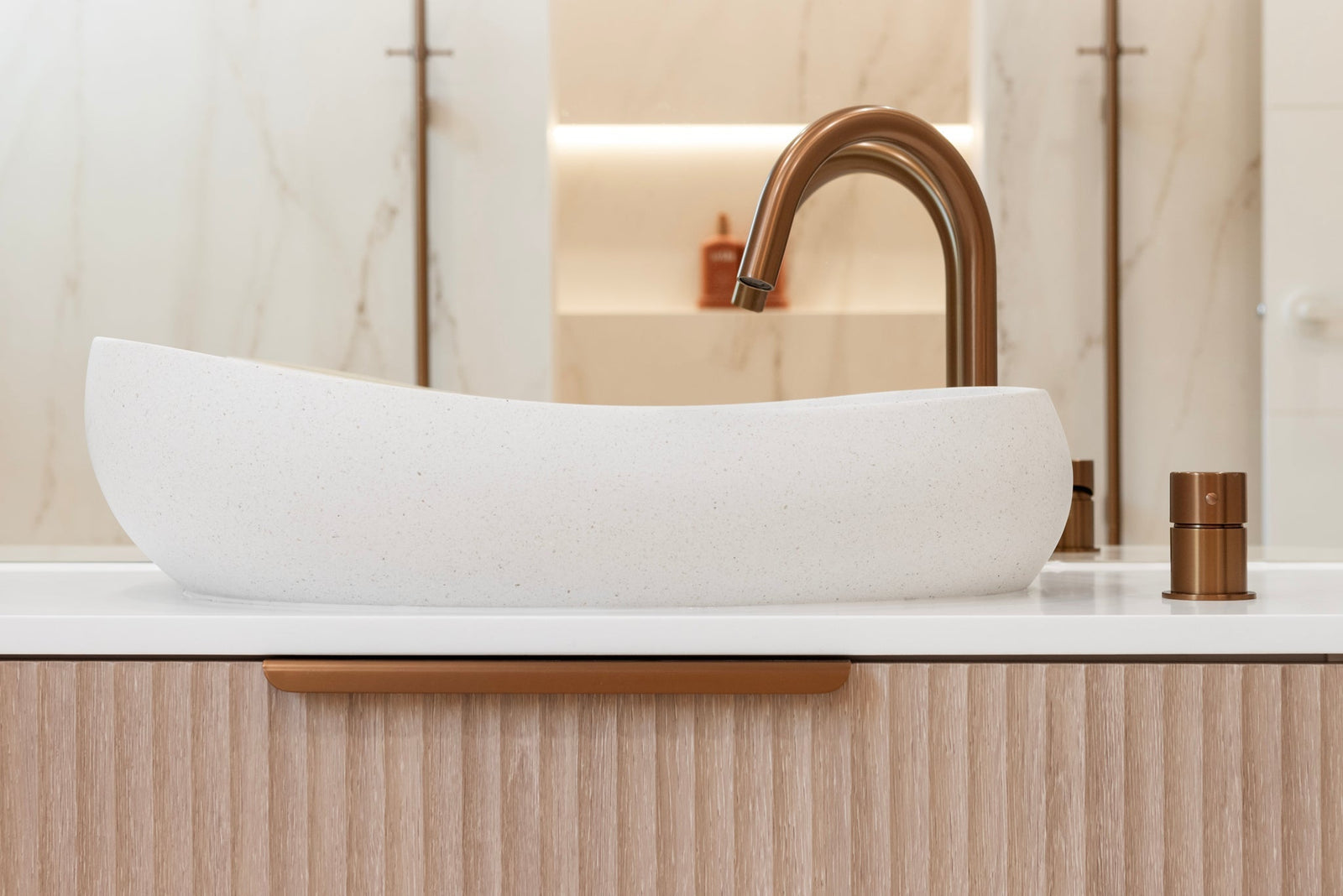 Öppen Edge-Pull 300mm Cabinet Handle (Brushed) - Lustre Bronze