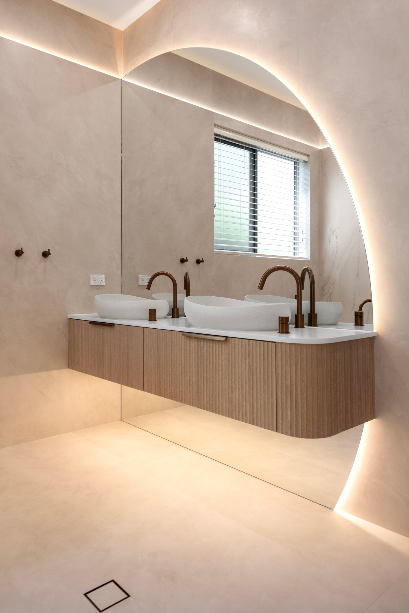 Round Hob Mounted Swivel Spout - Lustre Bronze