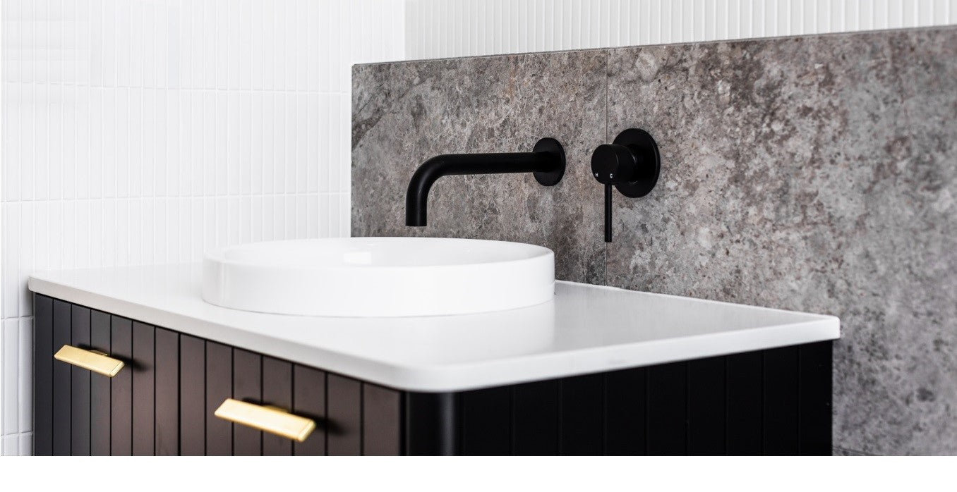 Universal Round Curved Spout - Matte Black