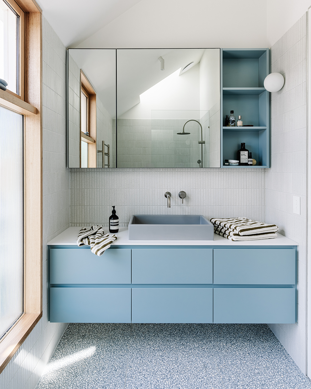 Box Basin - Sky Grey