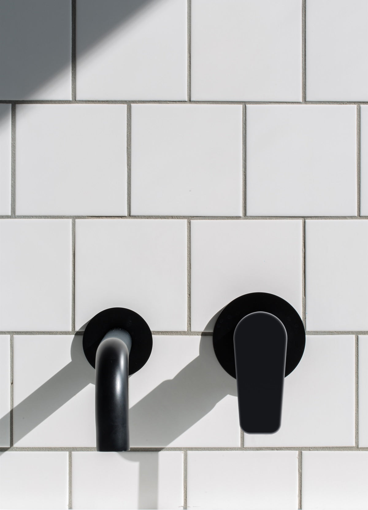 Round Paddle Wall Mixer - Matte Black